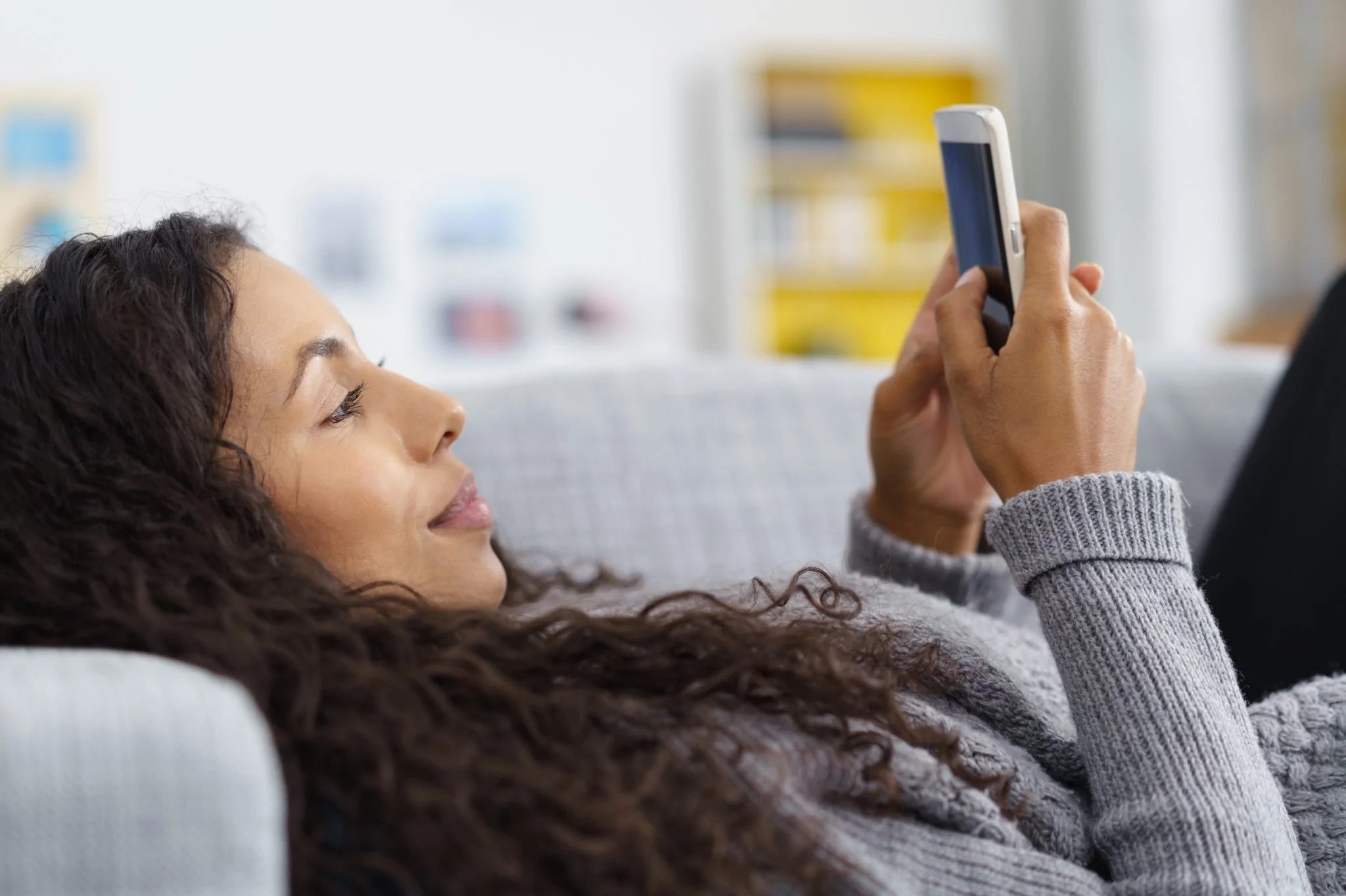 5 Secrets about Mobile Phones and your Skin